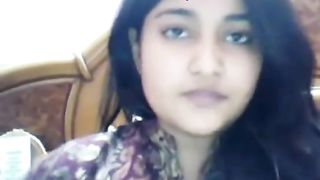 Cute Indian College girls escorts club In Ahmedabad Gujarat www.roshnidixit.in