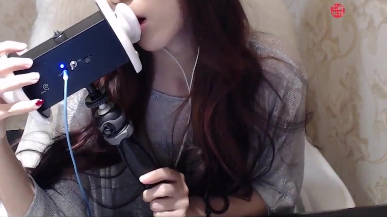 ASMR Ear Message Licking Whispering ?? ????????????