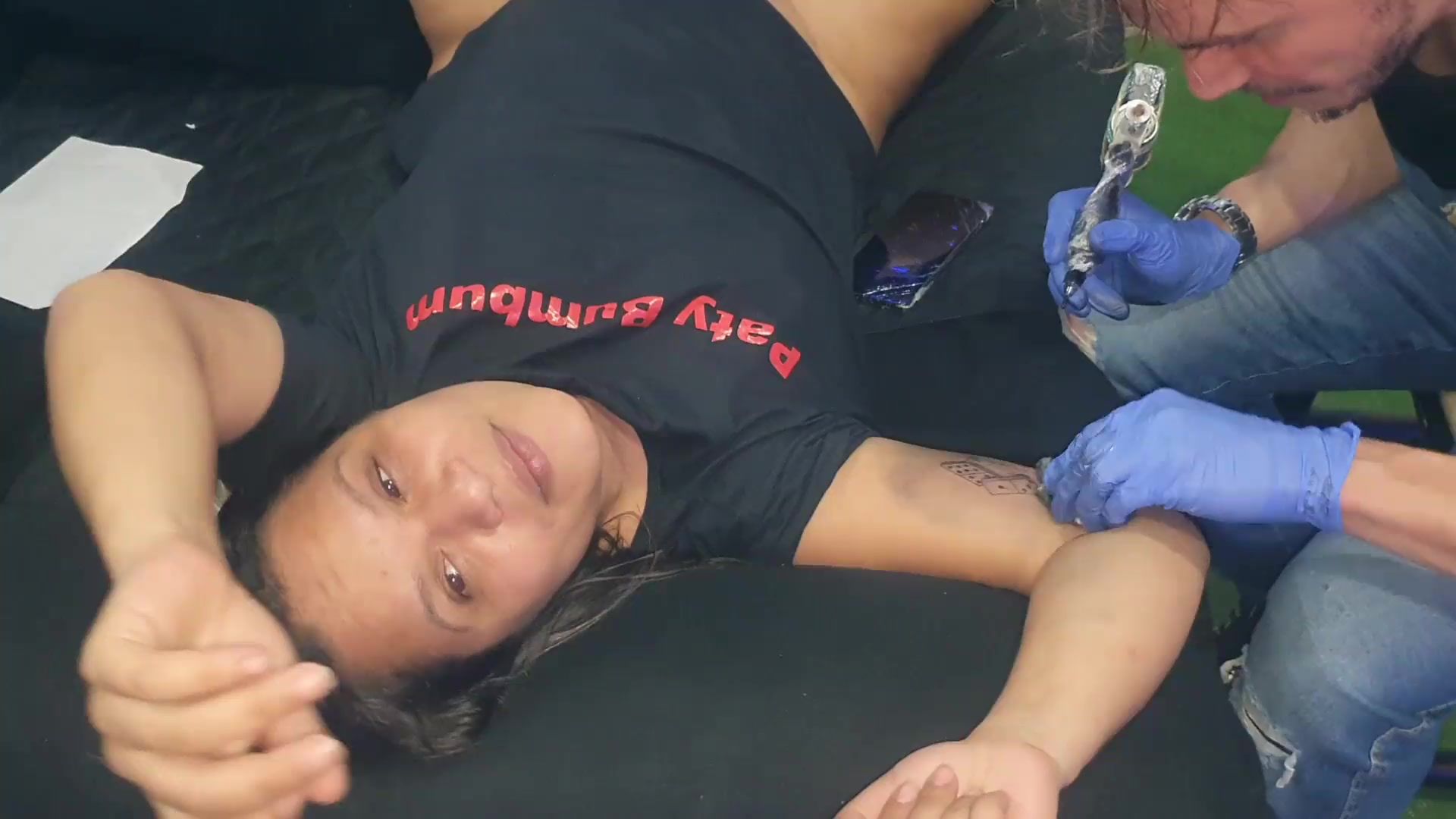 My wife offers to Tattoo Pervert her pussy in exchange for the tattoo. German Tattoo Artist - Gatopg2019