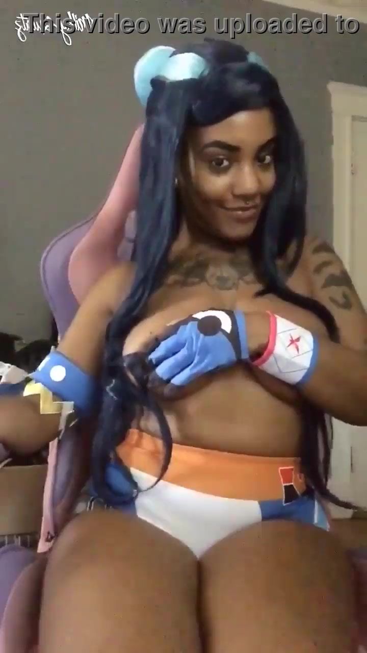 Gym leader Nessa wants to battle?! Twitch streamer Milkyquartzmoo cosplay cutie. Milkyquartzmoo.com