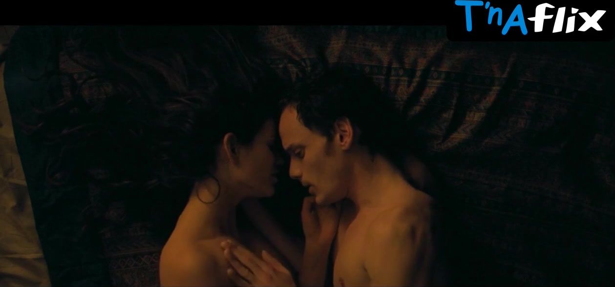 Lucie Lucas Breasts,  Bush Scene  in Porto