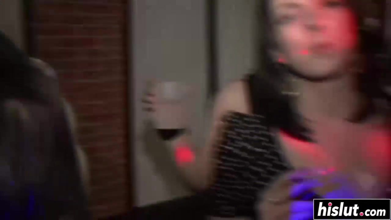 Party chicks know how to use dicks