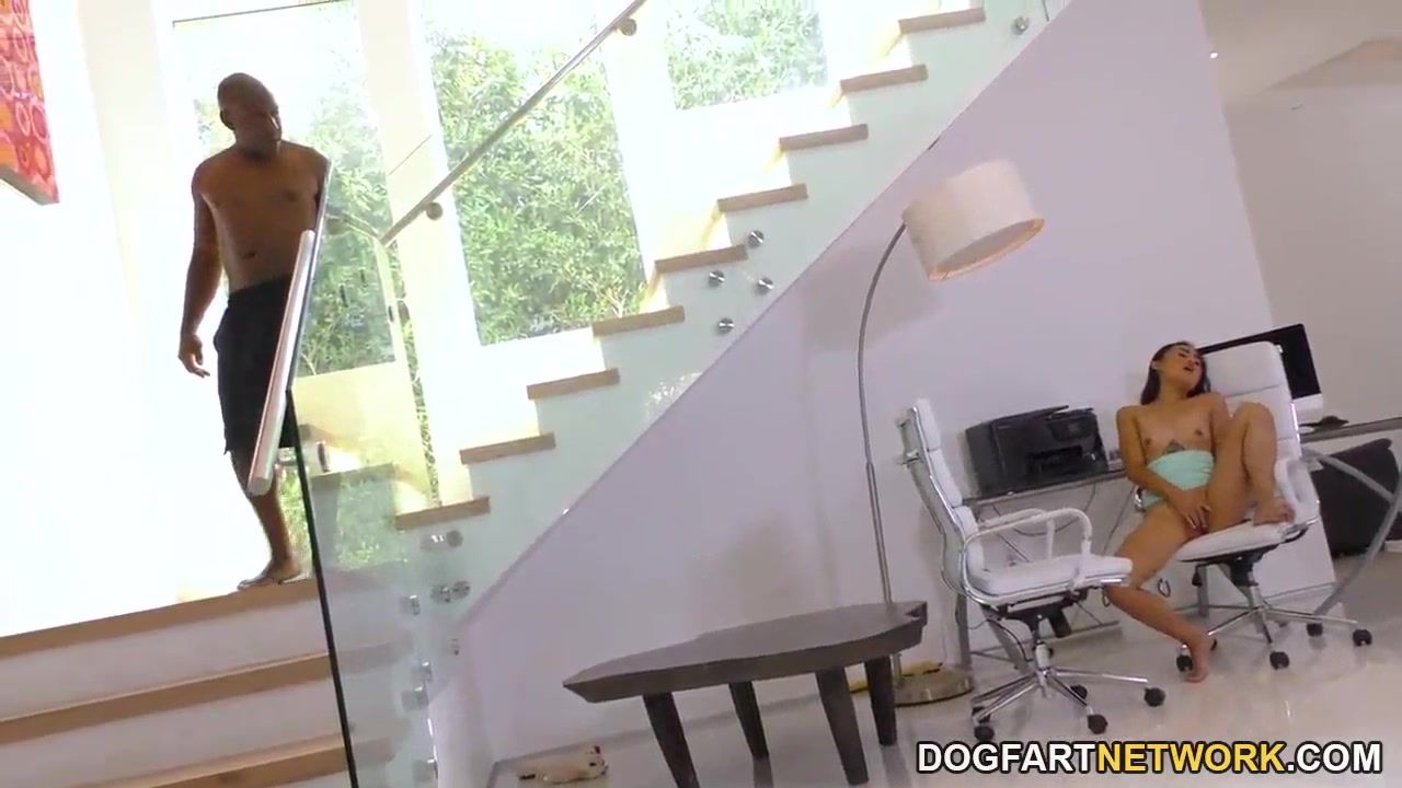 Mandingo Fucks His Asian Teen Fan Elle Voneva