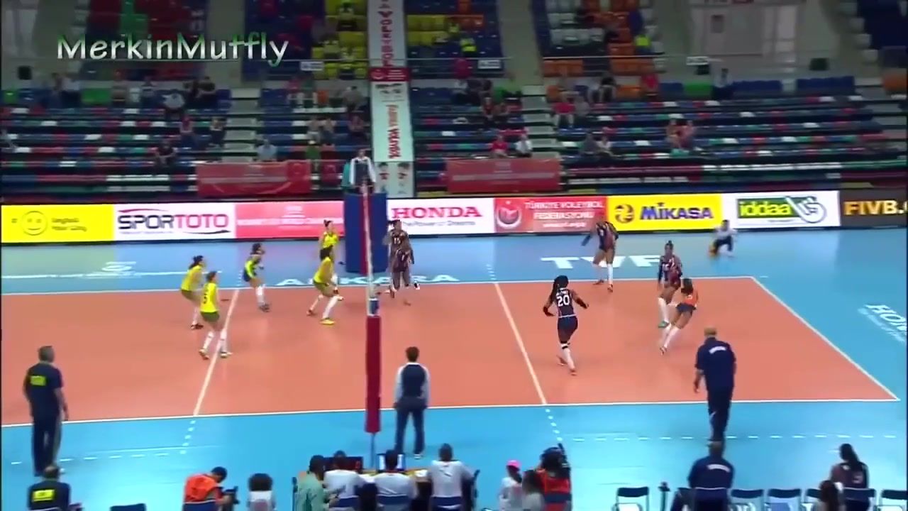 cutie shows off her ass in volleyball.