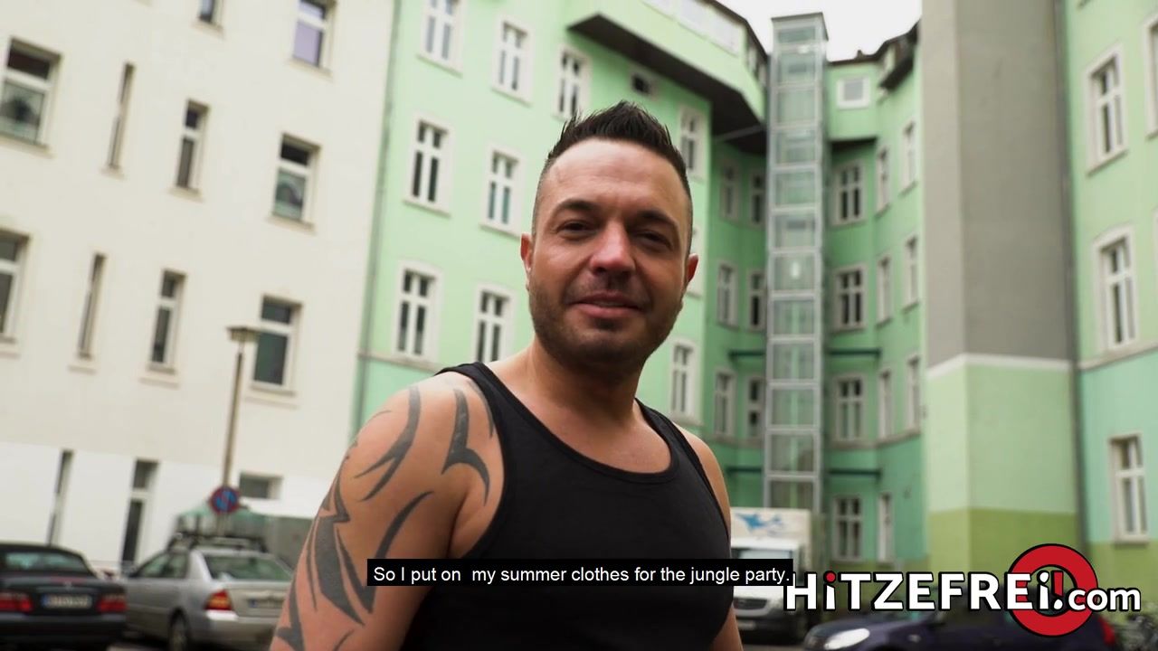 HITZEFREI Gabi Gold stuffing her pussy with a big dildo (Andrea Krumlova)