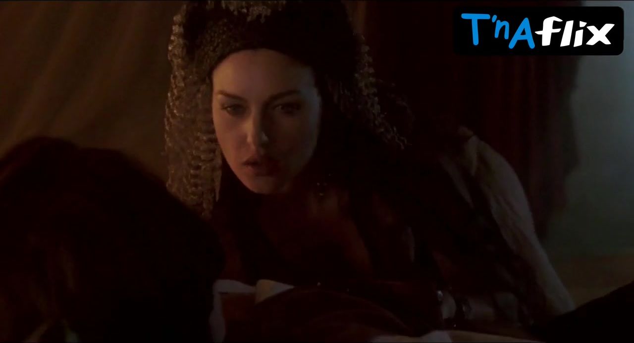 Monica Bellucci Breasts Scene  in Dracula