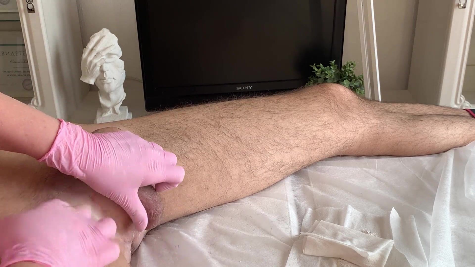 A real client heavily cumming Mistress SugarNadya depilation during the procedure