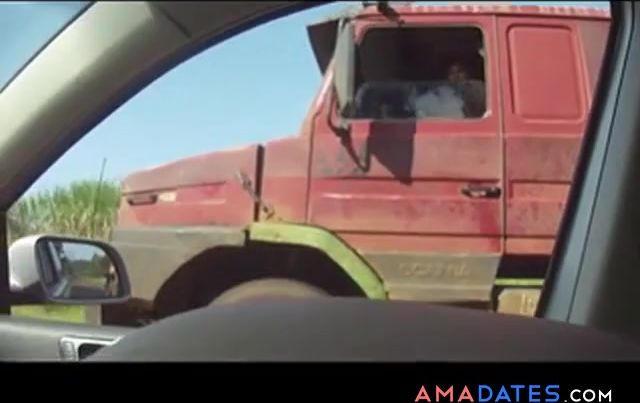 Exibida - exhibitionist for truckers