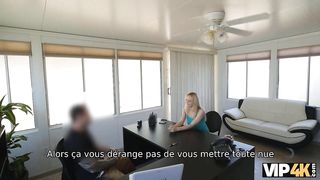 VIP4K. Charmer s'entend avec un prï¿½teur sur gages qui dï¿½tient son bonheur
