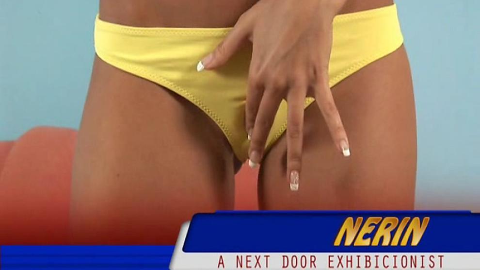 Nerin Fingers Her Wet Pussy