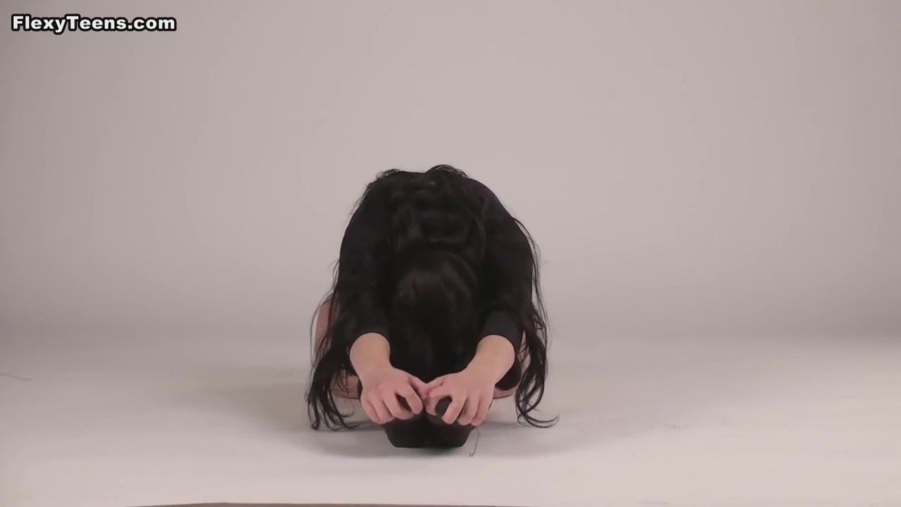 Backwards Bends From Inna The Hot Brunette