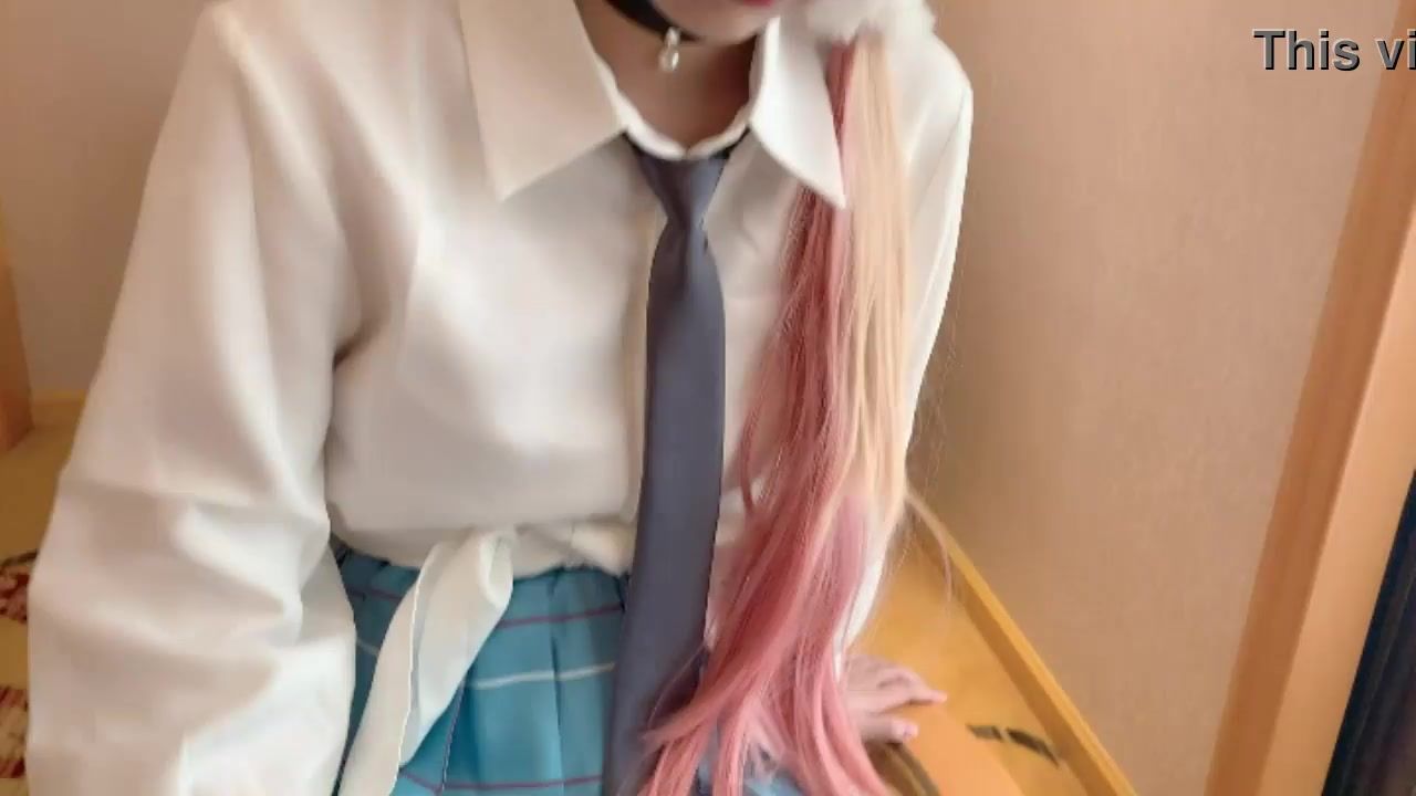 The who plays role-playing has no money to buy clothes, so she comes out to make money, watch the beginning of the video and make an appointment