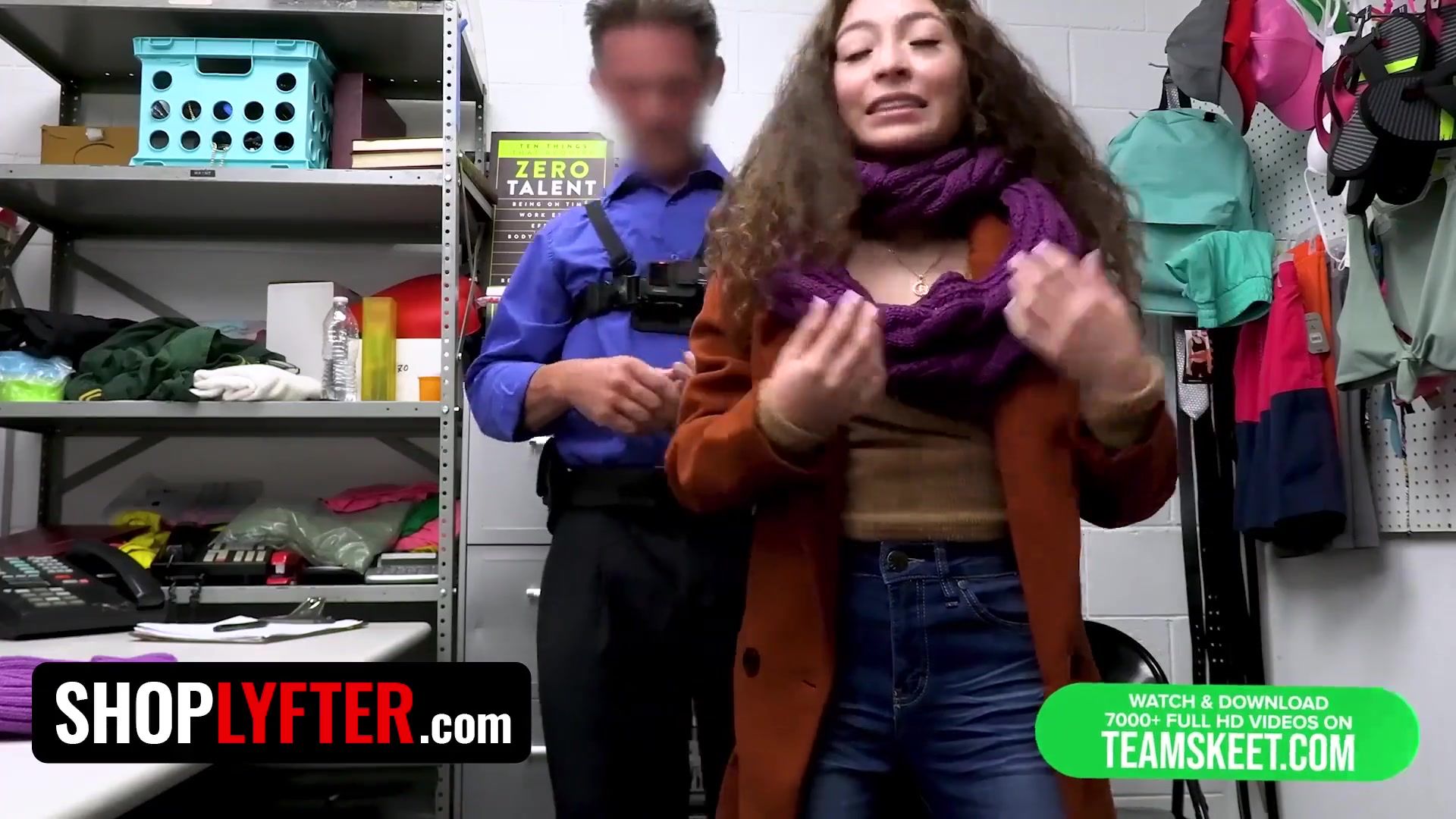 Shoplifter Teenie Gets Caught Stealing Makeup On Christmas - Shoplyfter