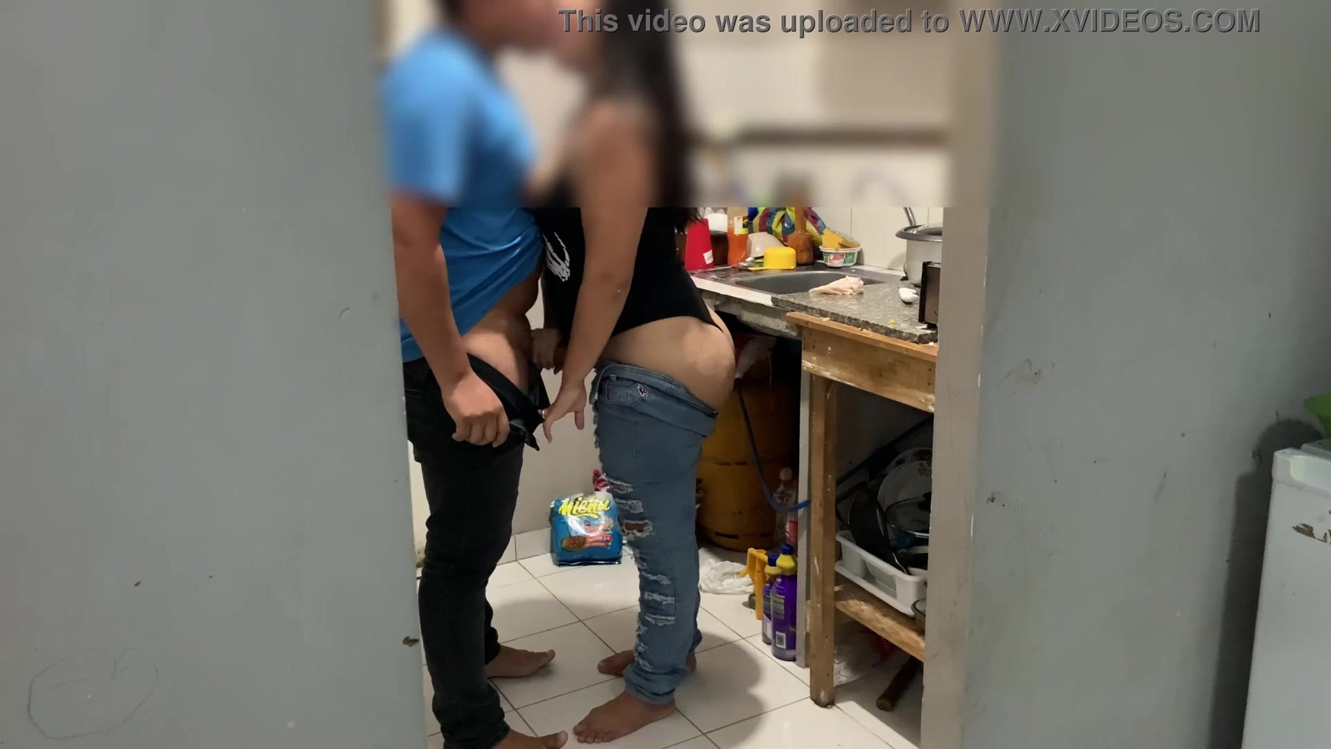 I fuck my friend in the kitchen, she's angry because her husband sent her to wash the dishes, I put my cock in her pussy and in her mouth and the asshole of the husband watches television and doesn't even notice