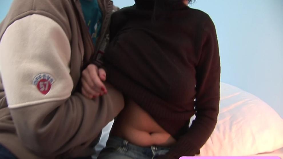 Ponytailed teenage beautie fucked on the bed