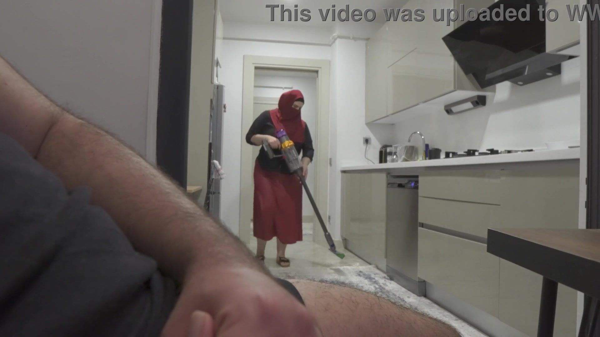 Caught jerking off while watching my Huge ass Hijab Stepmom.