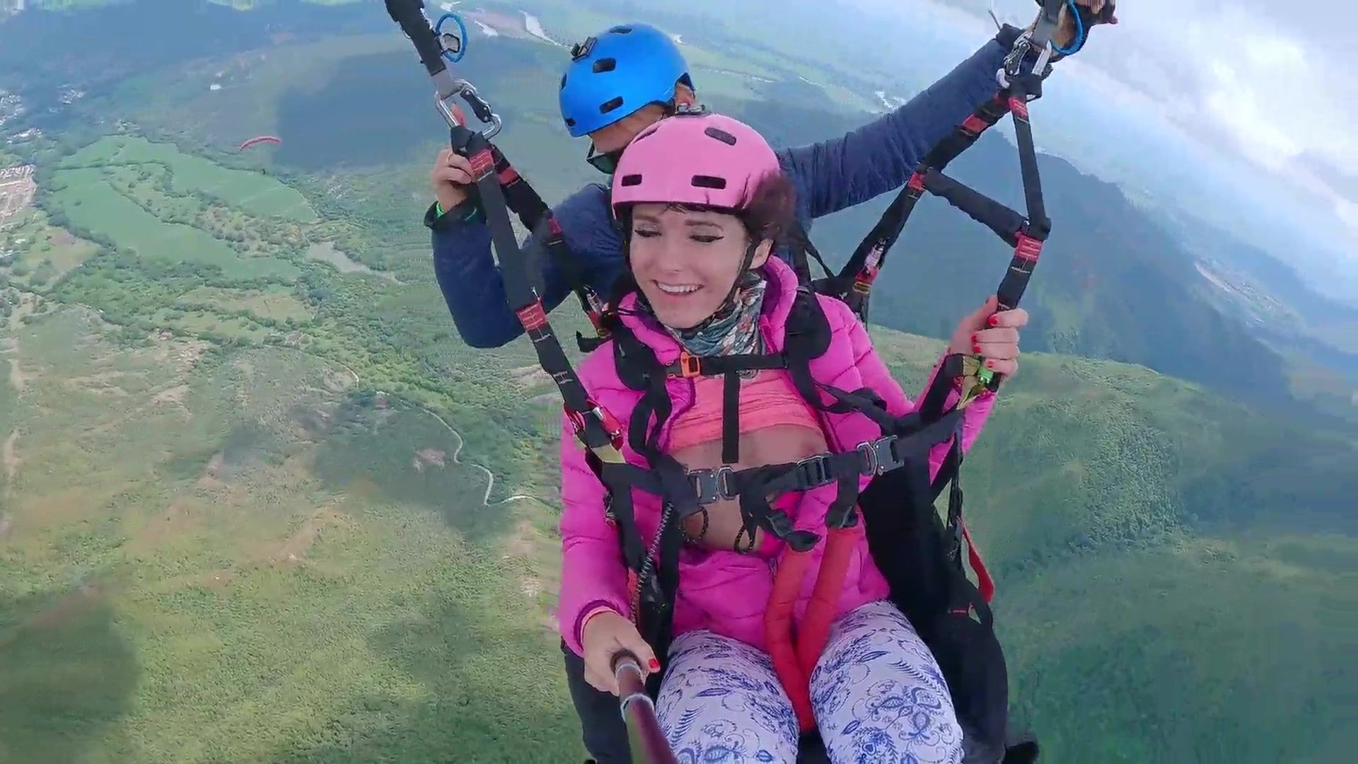 Wet Pussy SQUIRTING IN THE SKY 2200m High In The Clouds while PARAGLIDING