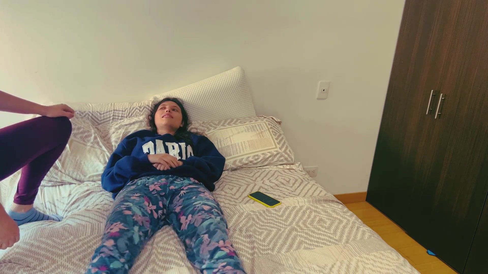 I don't care that she can't fuck, I want to suck her lesbian pussy!