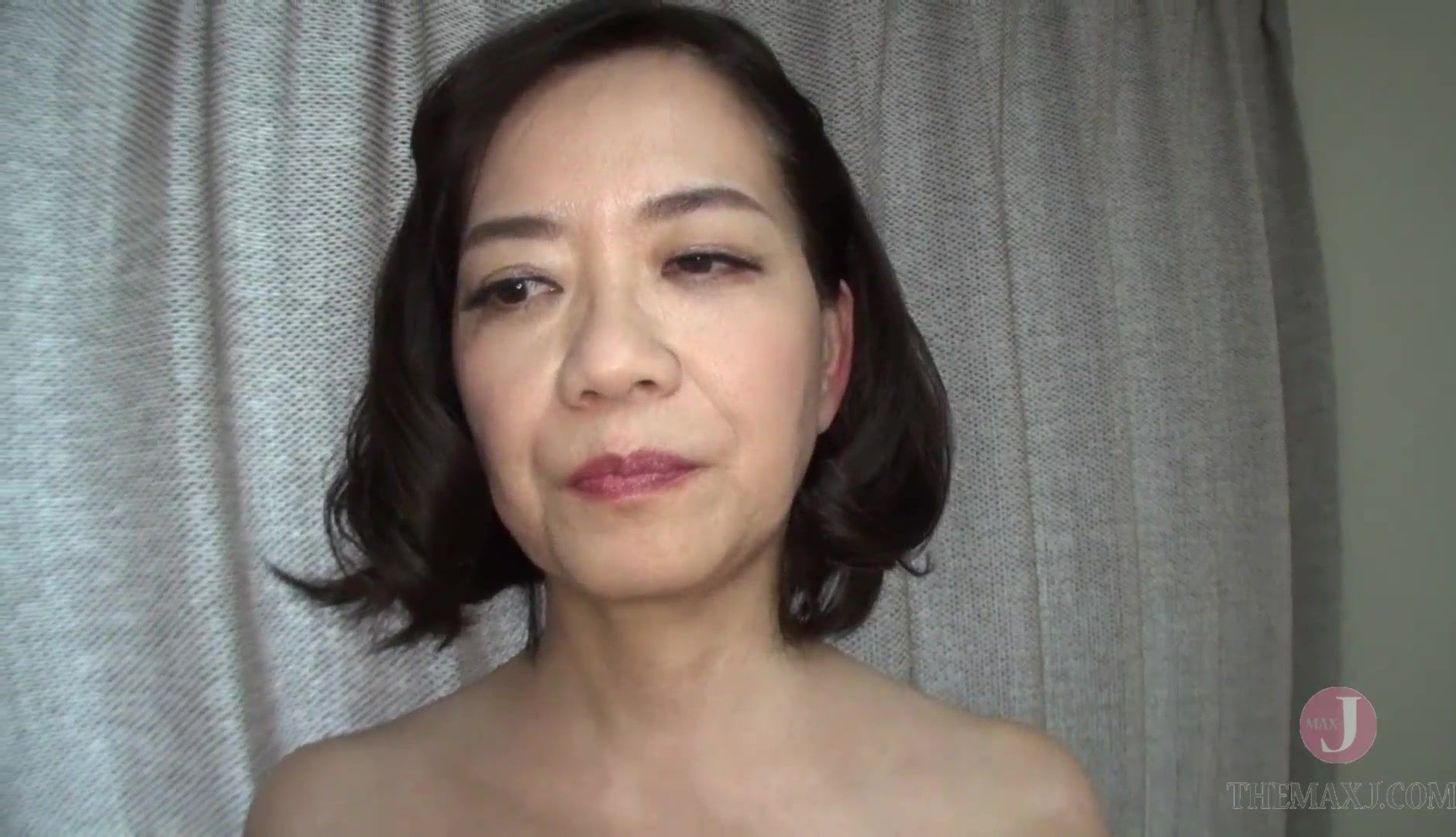 A beautiful MILF performs a secret service for a man in an apartment room.