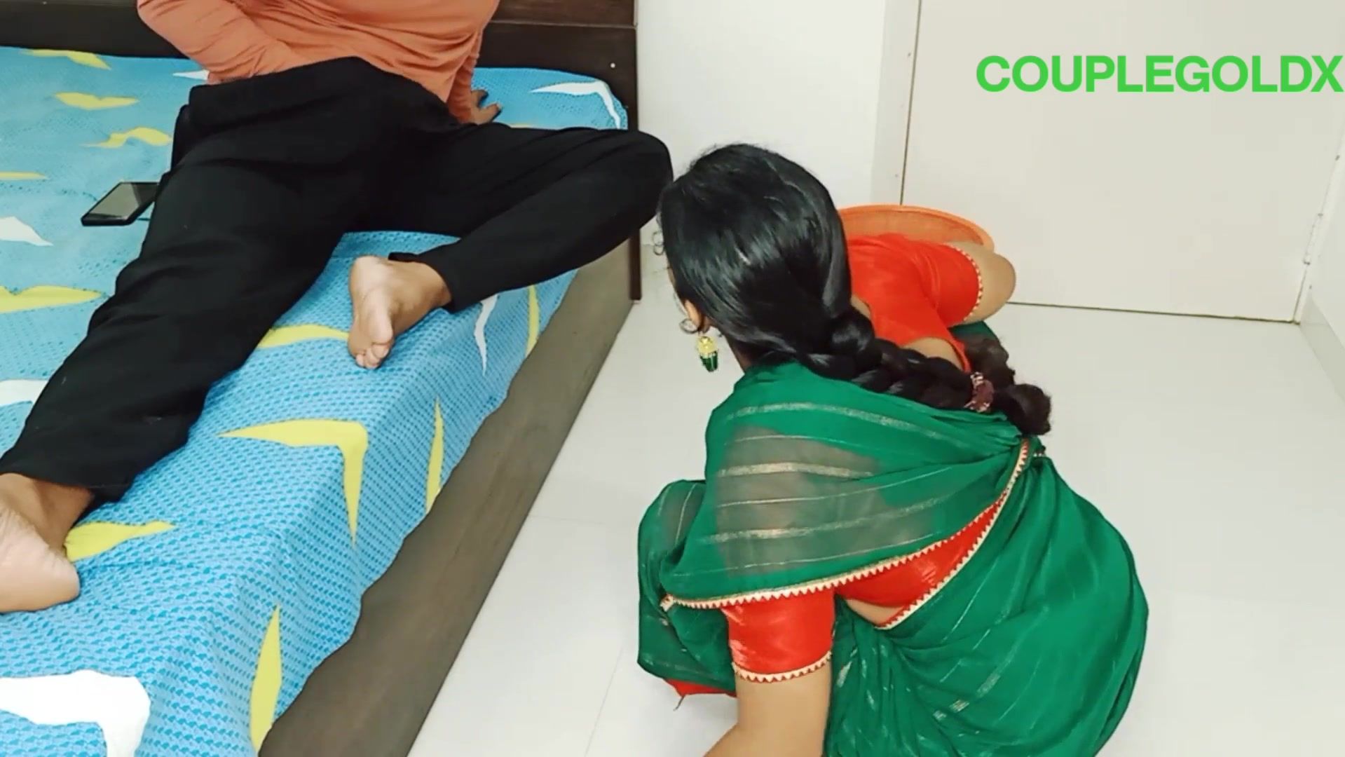 Komal's maid crossed her limits and then jumped from the owner.