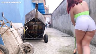 I hired this maid to clean up the site, her ass is delicious