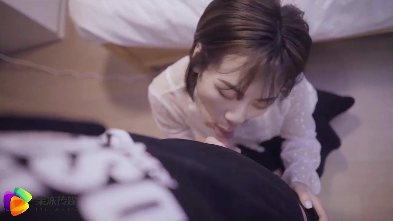 [Domestic] Jelly Media Domestic AV Chinese Original / "My Stepmother Lover" My Girlfriend Takes Home for Chinese New Year and Becomes My Stepmother overnight 91CM-050