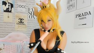 Bowsette cosplay from Mario Bros playing hard with the sex machine