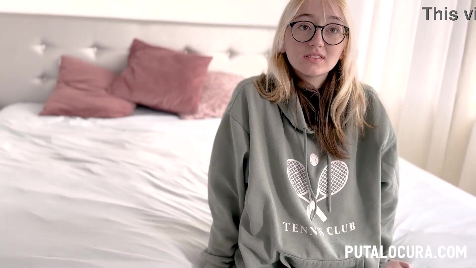PutaLocura - Pillada de Torbe a friki rubia EmeJota y se la folla
