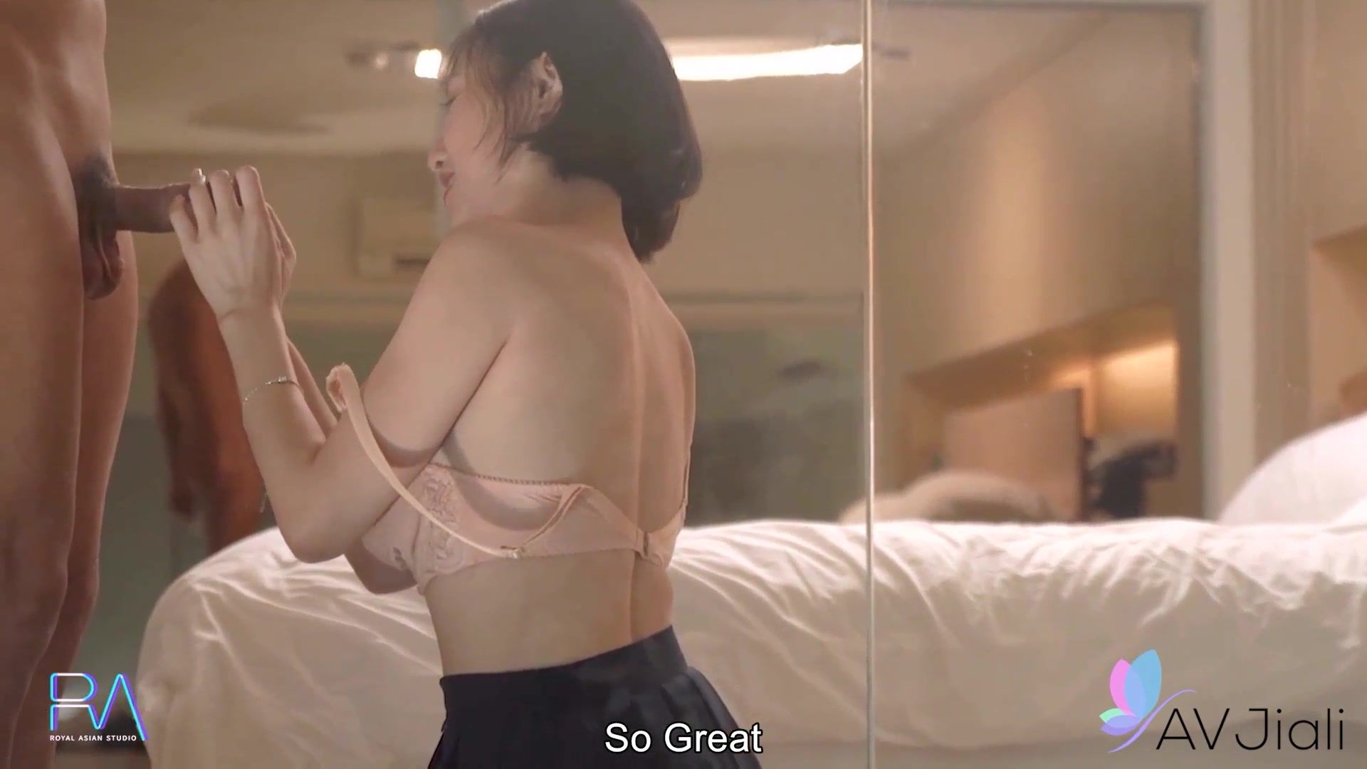 Chinese girl with big tits Xiao Ye Ye fucked with her boyfriend.