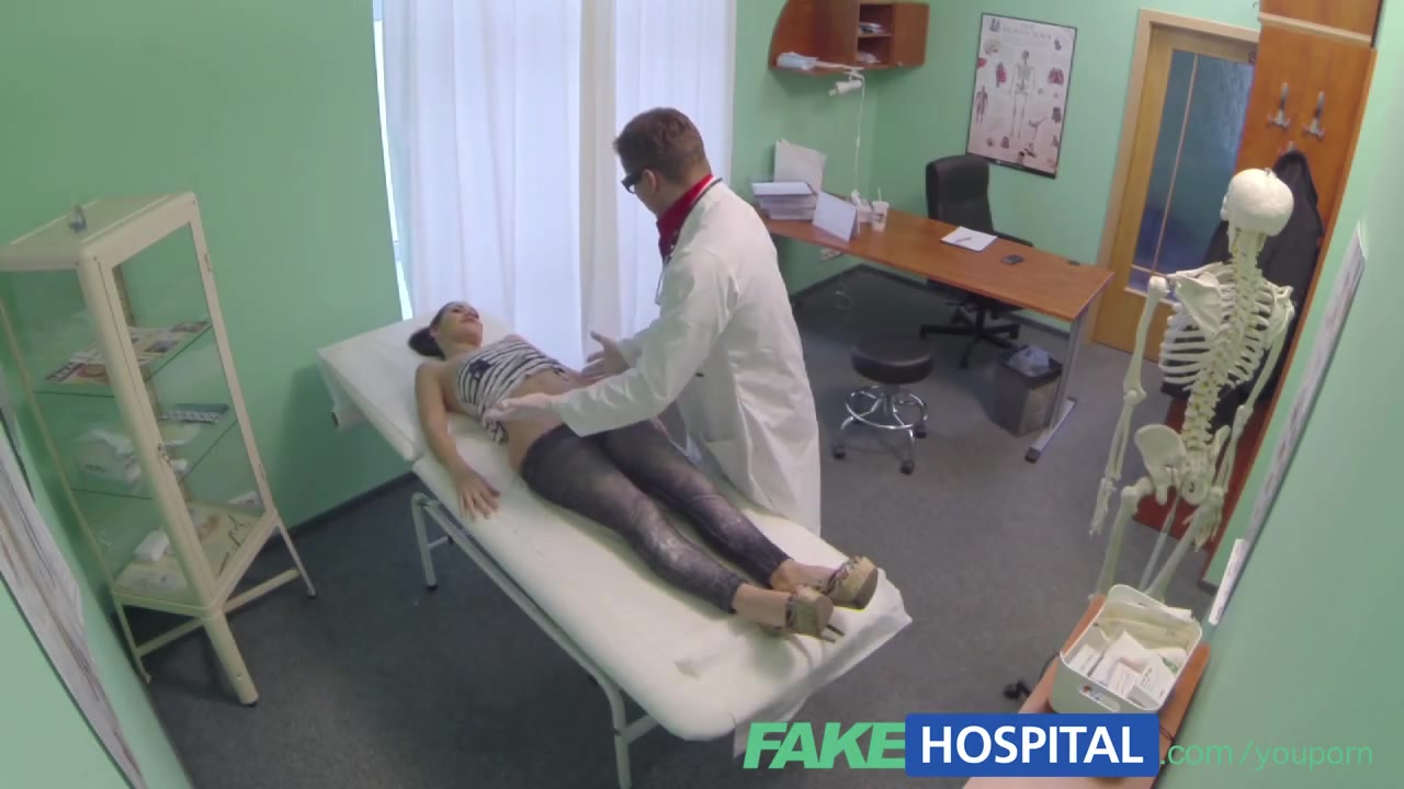 FakeHospital Sexy British patient swallows doctors advice