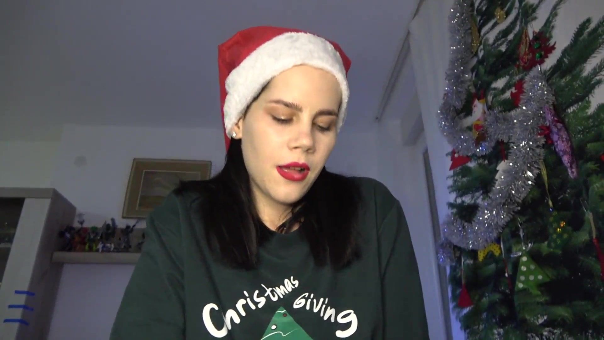 XMas gift from stepsister Anna is hot sex and oral creampie