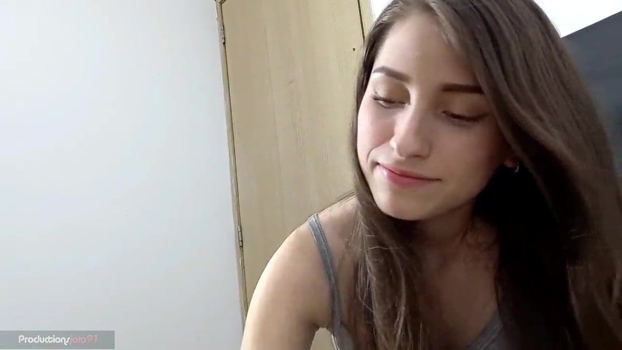 Young girl is aroused to see the husband naked, gives him a good blowjob and rides him to fuck