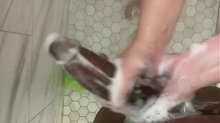 18 Year Old Stepsister Shares Shower With Her Older Stepbrother ! WOW Your Dick Is So Fucking Big WTF It’s The Size Of My Forearm!! And You Want Me To Put That In My Ass