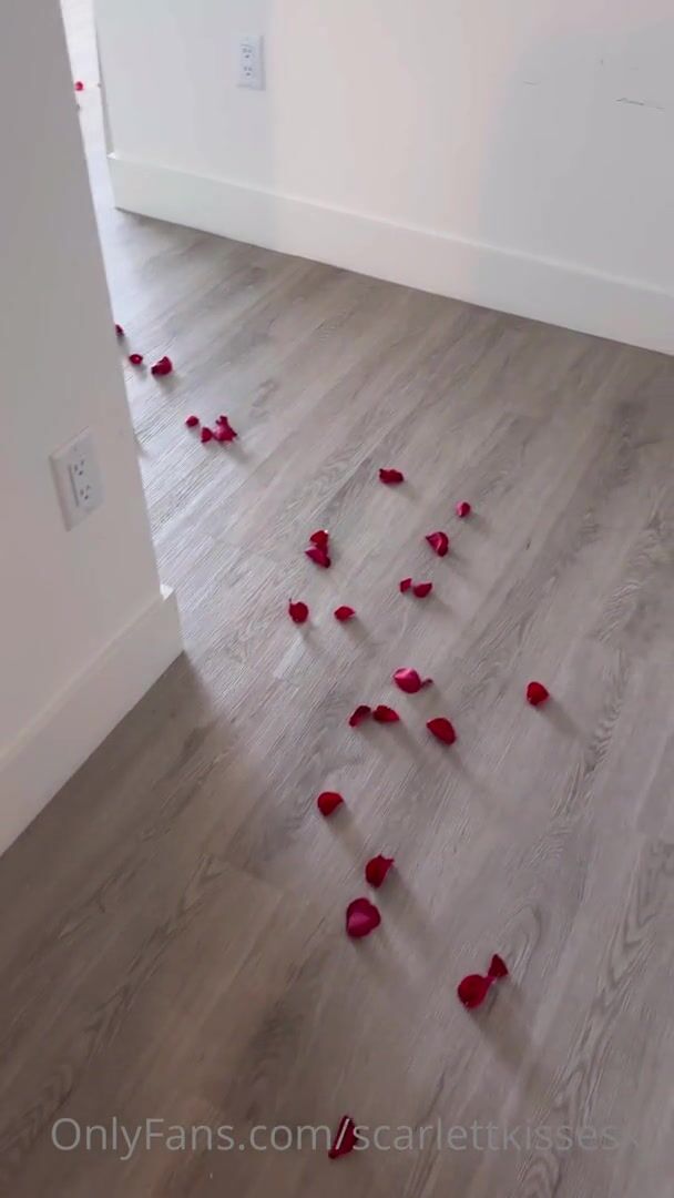 Sexy ScarlettKissesXO Naked Blindfold Sextape Onlyfans Video Leaked