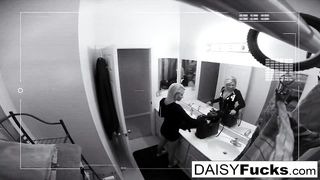 Tiny hooker gets her client off all over her face