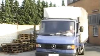 Ragazze fanno l' autostop e vengono scopate selvaggiamente,hitchhiking sex