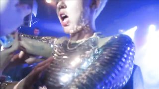 Miley Cyrus allows Fans to Touch her Vagina,Breast & Butthole during Show