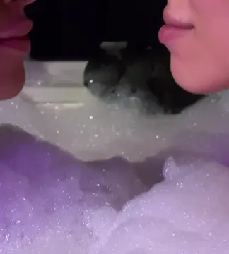 i have watched this so many times now girlskissing