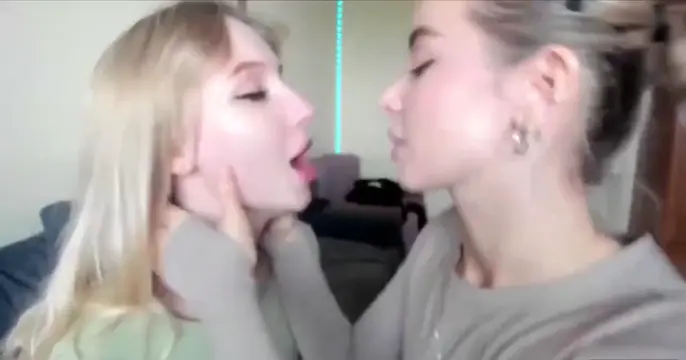 That's a hard kiss girlskissing