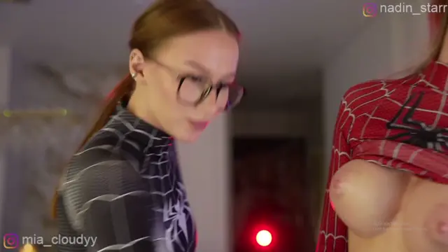 my spidey senses are tingling girlskissing