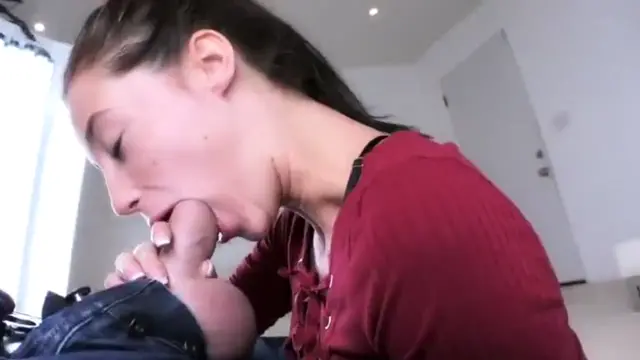 Carolina Sweets handles deepthroat perfectly