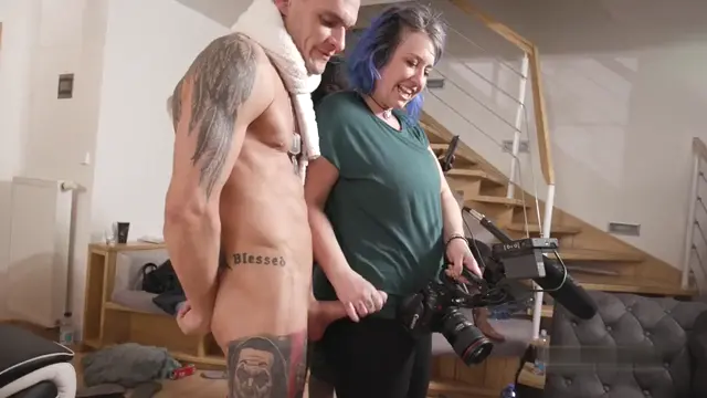Camerawoman gives him a blowjob😵‍💫