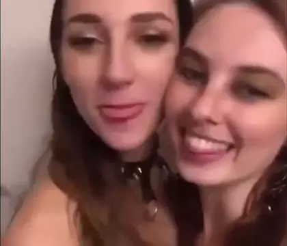 Why Women Go to the Bathroom Together girlskissing