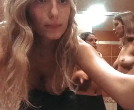 i love watching girls kissing girlskissing